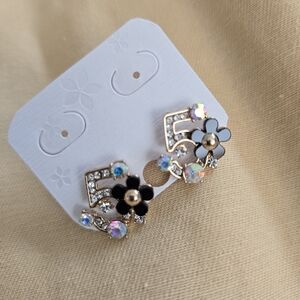 Elegant Black and Gold Flower Earrings